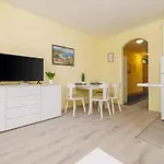 Apartment In 53908