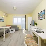 Apartment In 53908 Crikvenica
