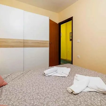 In 53908 아파트 *